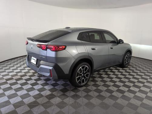 2025 BMW X2 xDrive28i