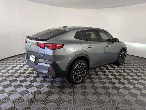 2025 BMW X2 xDrive28i