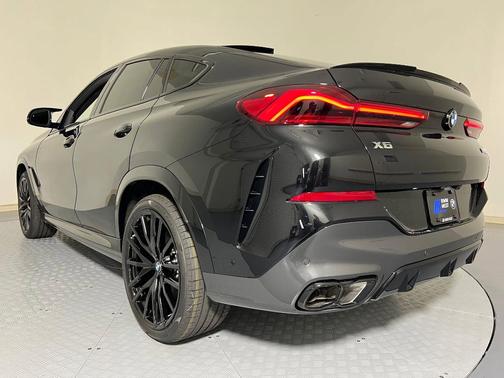 2026 BMW X6 M60i