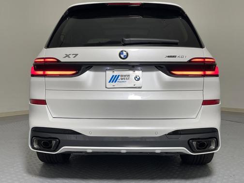 2025 BMW X7 xDrive40i