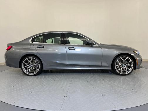 2025 BMW 330 i xDrive