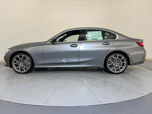 2025 BMW 330 i xDrive
