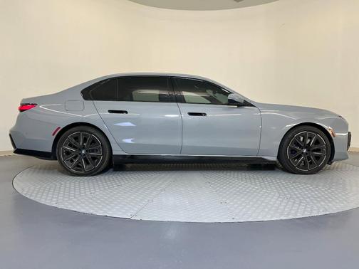 2025 BMW i7 xDrive60