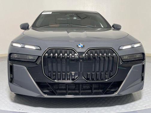 2025 BMW 760 760i xDrive