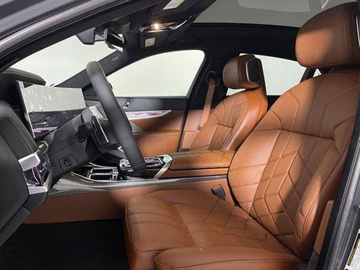 2025 BMW 760 760i xDrive