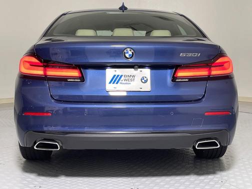 2022 BMW 530 i