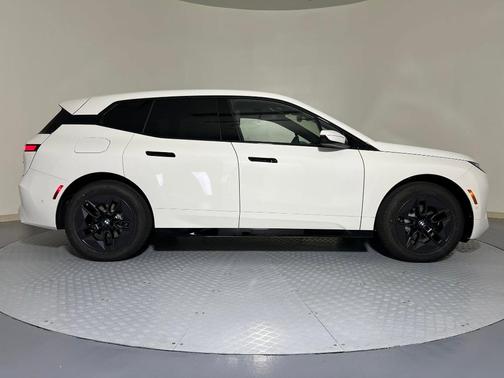 2026 BMW iX xDrive60