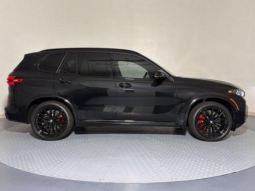 Black Sapphire Metallic 2026 BMW X5 M60i