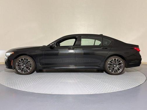 Black Sapphire Metallic 2021 BMW 750 i xDrive
