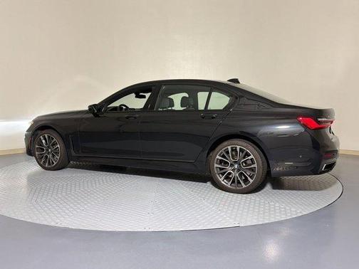 Black Sapphire Metallic 2021 BMW 750 i xDrive