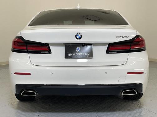 2022 BMW 530 i