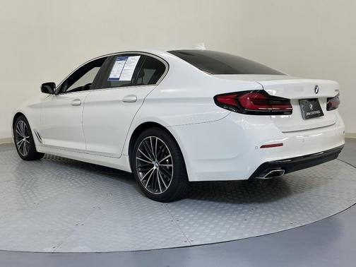 2022 BMW 530 i