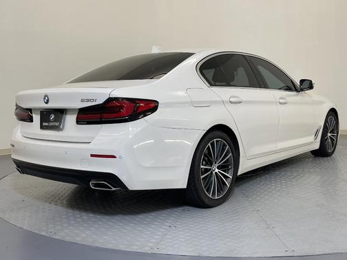 2022 BMW 530 i