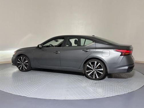 Gun Metallic 2022 Nissan Altima 2.5 SR