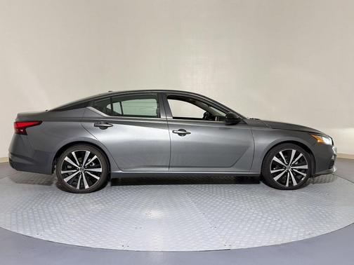 Gun Metallic 2022 Nissan Altima 2.5 SR