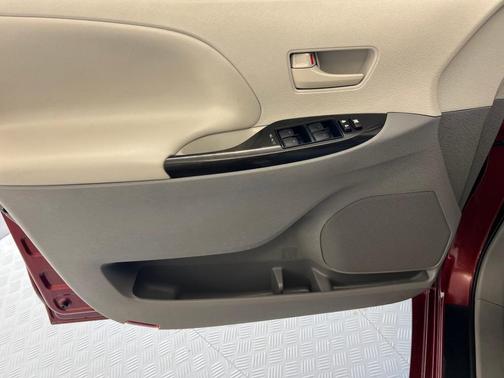2013 Toyota Sienna LE