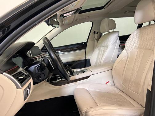 2022 BMW 750 i xDrive