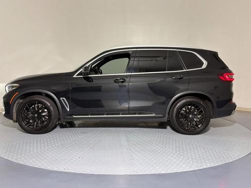 Black Sapphire Metallic 2022 BMW X5 sDrive40i