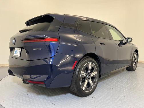 2026 BMW iX xDrive45