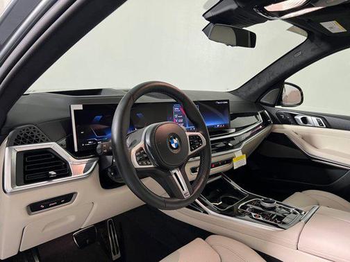 2026 BMW X7 M60i