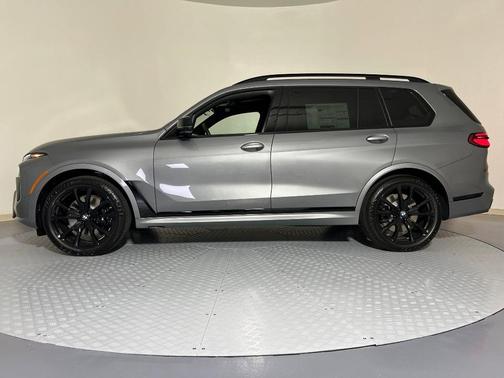 2026 BMW X7 M60i