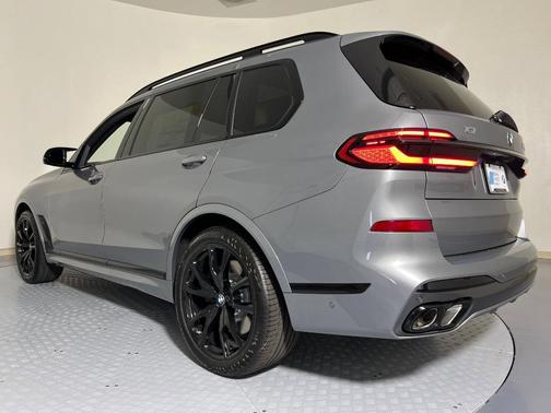2026 BMW X7 M60i