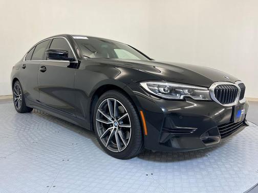 2019 BMW 330 i
