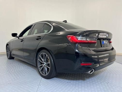 2019 BMW 330 i