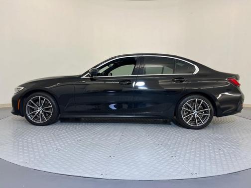 2019 BMW 330 i