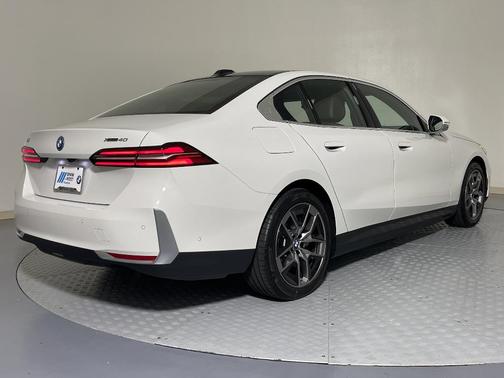 2025 BMW i5 xDrive40