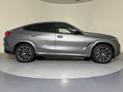 2025 BMW X6 xDrive40i