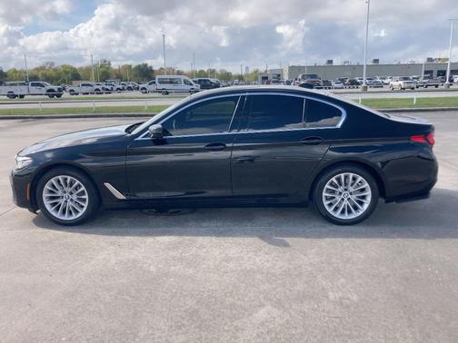 2022 BMW 530 i