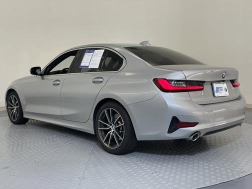 2019 BMW 330 i