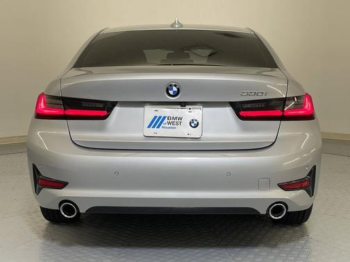 2019 BMW 330 i