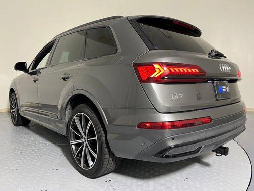 2022 Audi Q7 55 Premium Plus