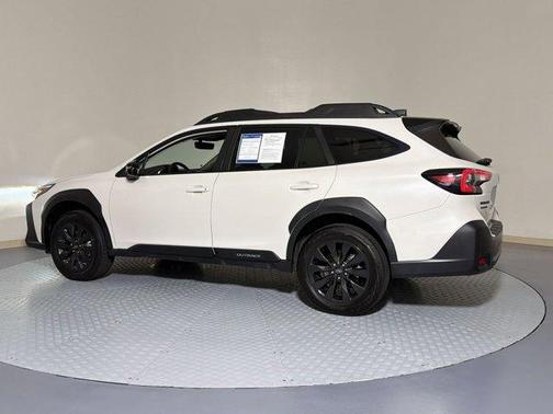 Crystal White Pearl 2023 Subaru Outback Onyx Edition