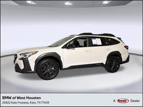 Crystal White Pearl 2023 Subaru Outback Onyx Edition