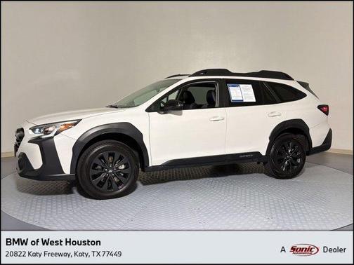 Crystal White Pearl 2023 Subaru Outback Onyx Edition