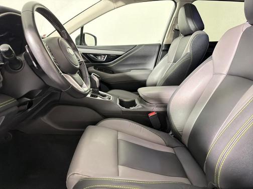 Crystal White Pearl 2023 Subaru Outback Onyx Edition