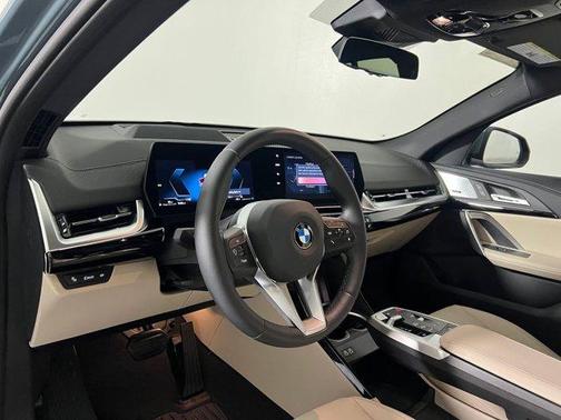 2025 BMW X2 xDrive28i