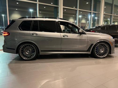 2026 BMW ALPINA XB7 Base