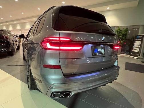 2026 BMW ALPINA XB7 Base