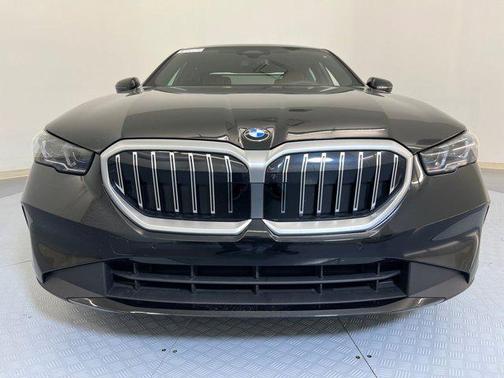 2025 BMW 540 i xDrive