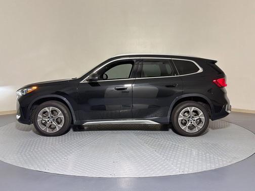 Black Sapphire Metallic 2025 BMW X1 xDrive28i