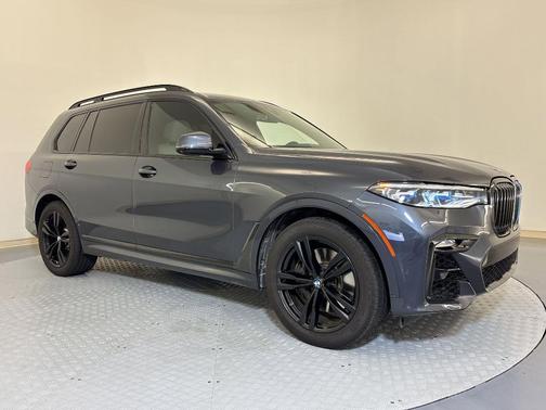 Metallic 2021 BMW X7 M50i