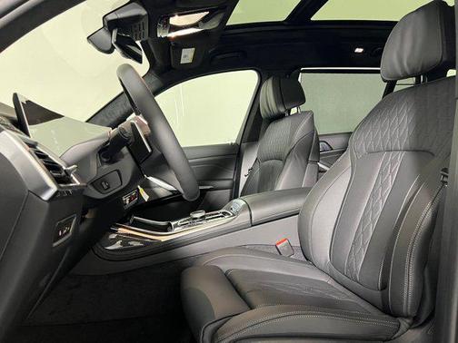 2026 BMW X7 M60i