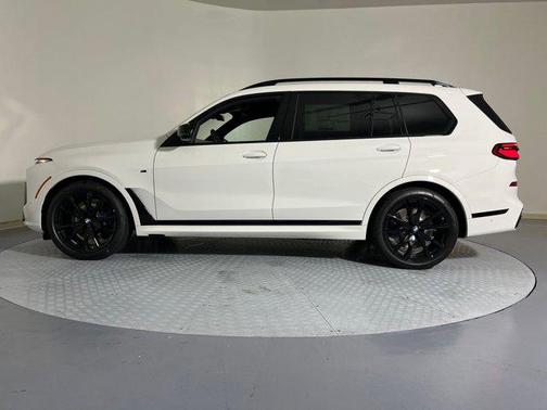2026 BMW X7 M60i