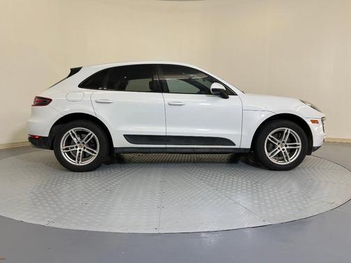 2017 Porsche Macan Base