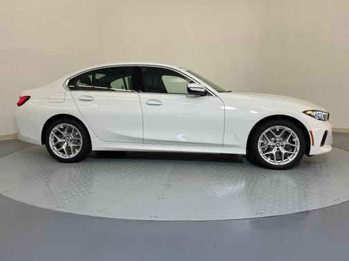 2025 BMW 330 i xDrive