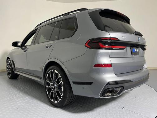 2026 BMW X7 M60i